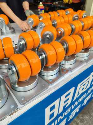 明威AGV裝備車 超小旋轉(zhuǎn)半徑與聚氨酯高端鋁設(shè)計的智能革新